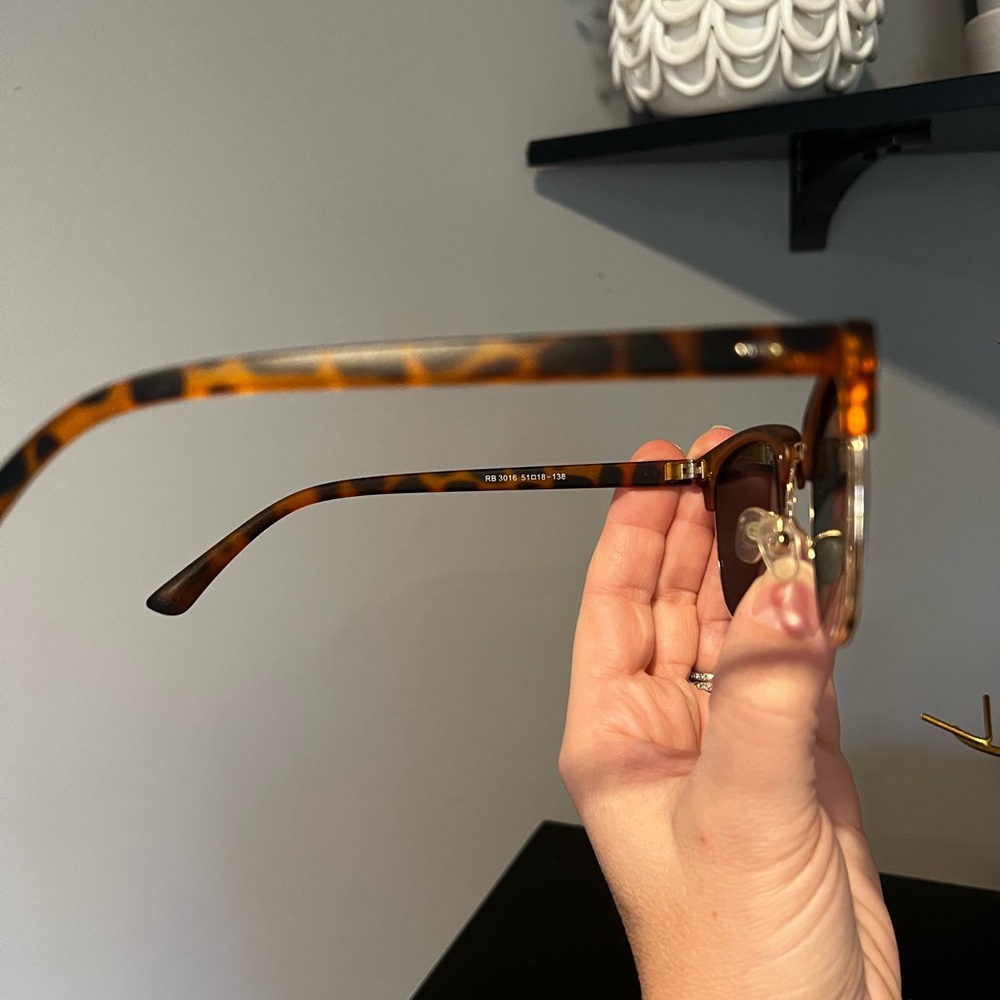 Ray-Ban Clubmaster Classic Polished Tortoise on Gold Sunglasses - Picture 12 of 16